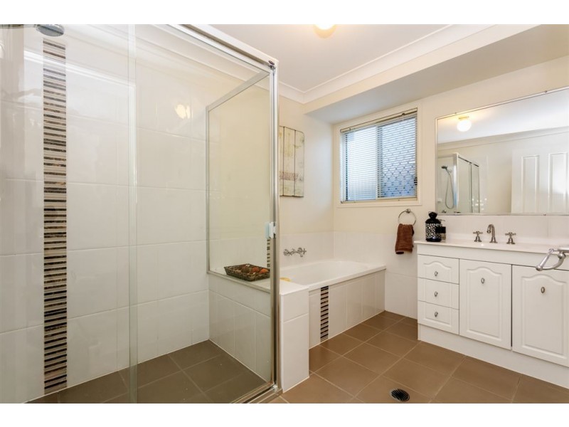 25 Waterline Crescent, Waterford QLD 4133