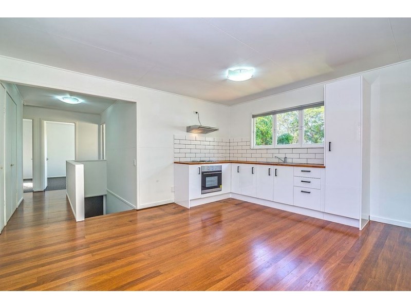 34 Barradine St, Greenslopes QLD 4120