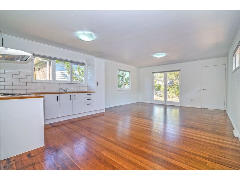 34 Barradine St, Greenslopes QLD 4120