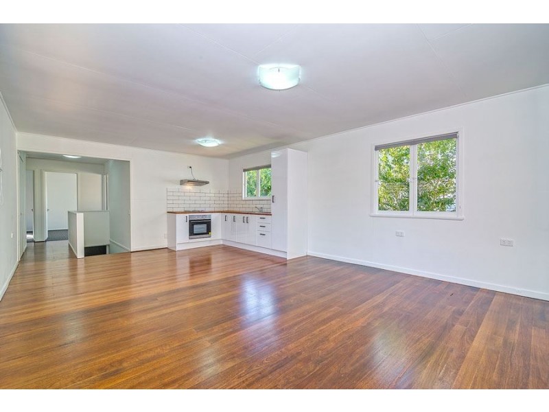 34 Barradine St, Greenslopes QLD 4120