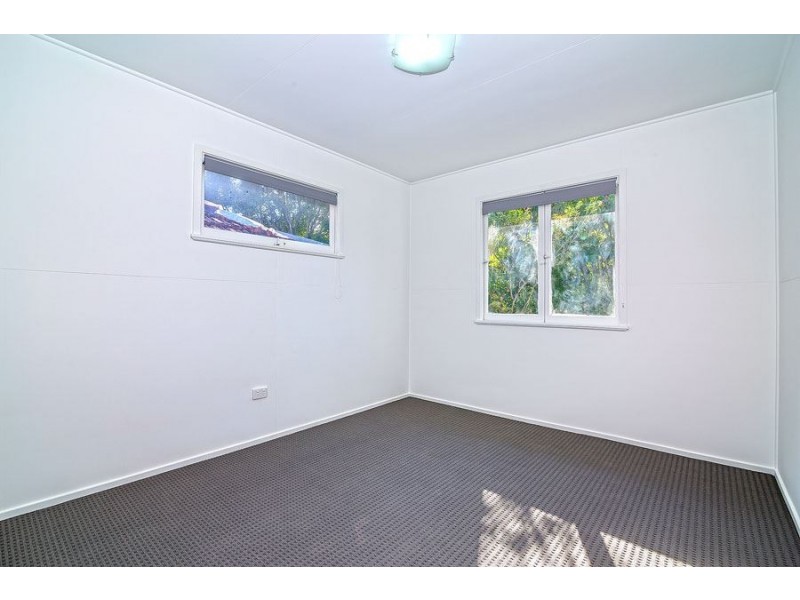 34 Barradine St, Greenslopes QLD 4120