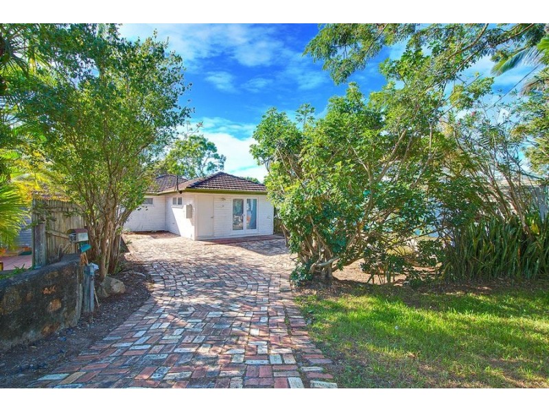 34 Barradine St, Greenslopes QLD 4120