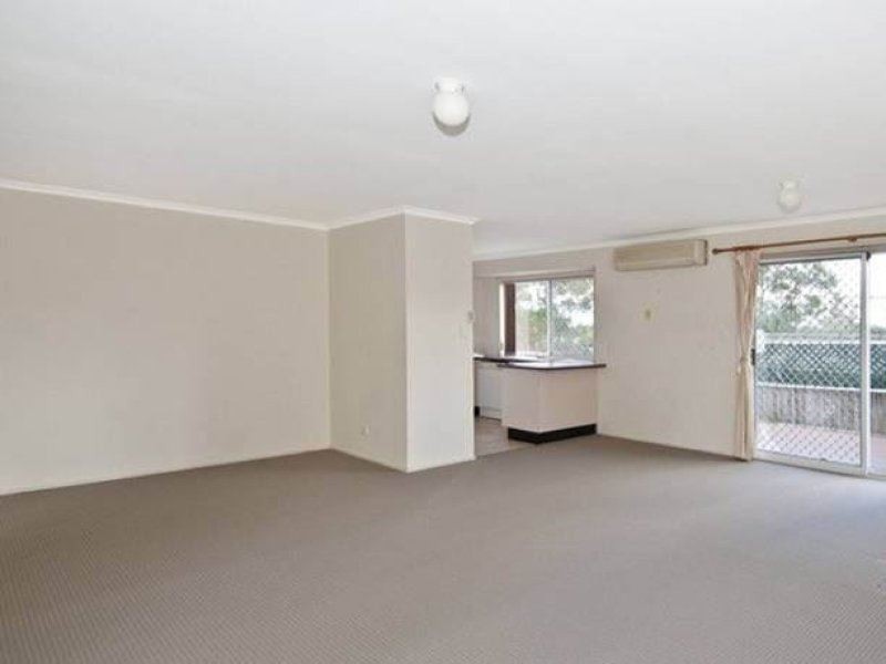 1 Bou Court, Edens Landing QLD 4207