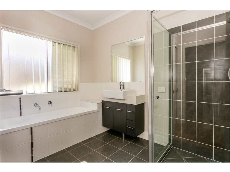 3 Pixie Hollow Cres, Eagleby QLD 4207
