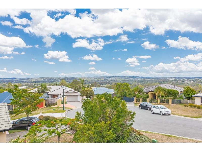 10 Nexus Close, Edens Landing QLD 4207