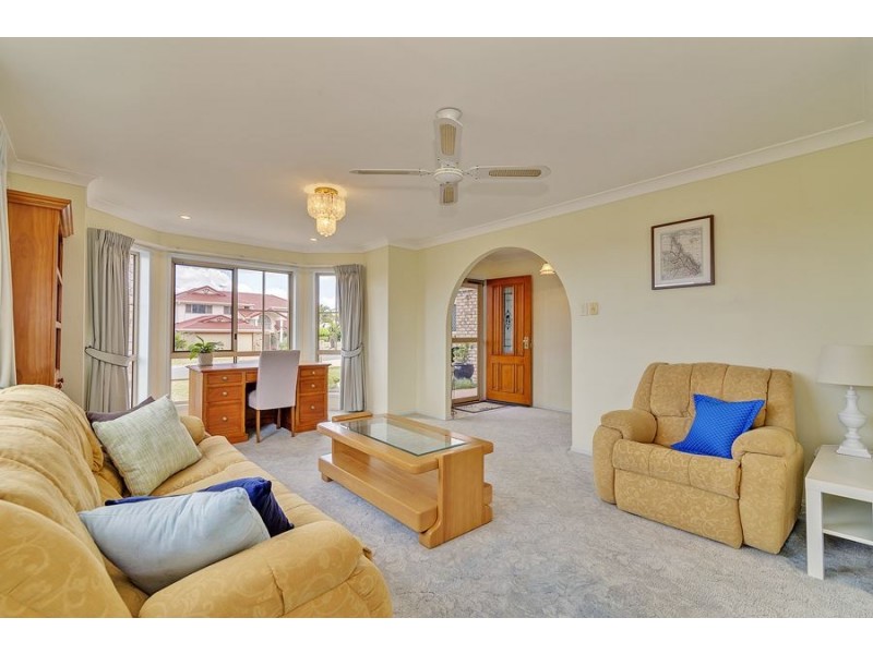 10 Nexus Close, Edens Landing QLD 4207