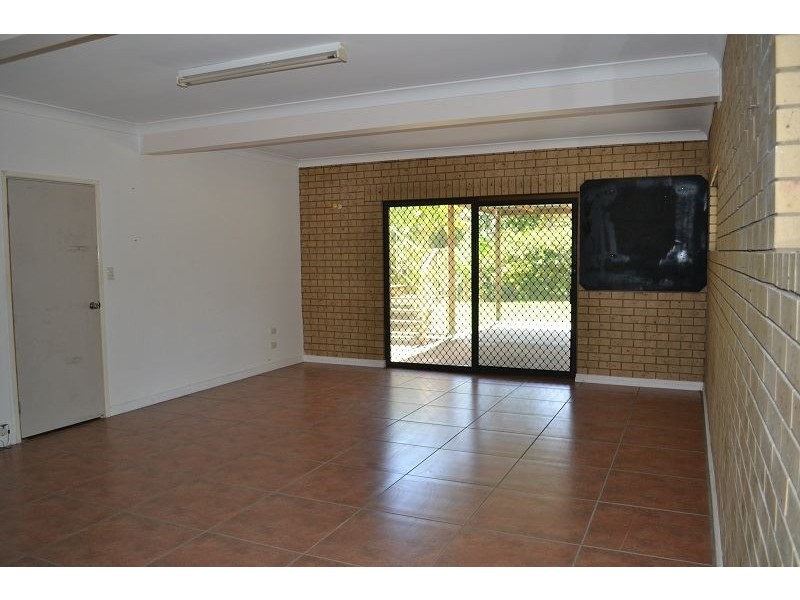 43 Peacock Avenue, Beenleigh QLD 4207