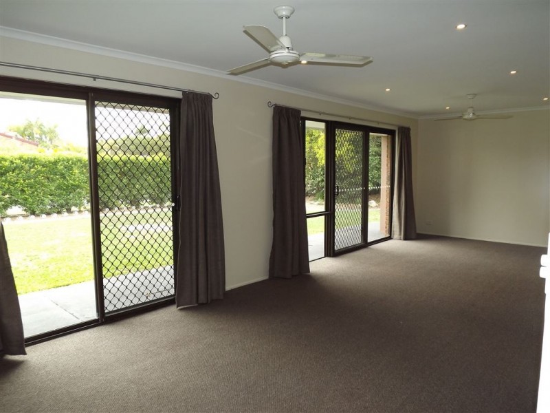 2 Holmes Court, Mount Warren Park QLD 4207