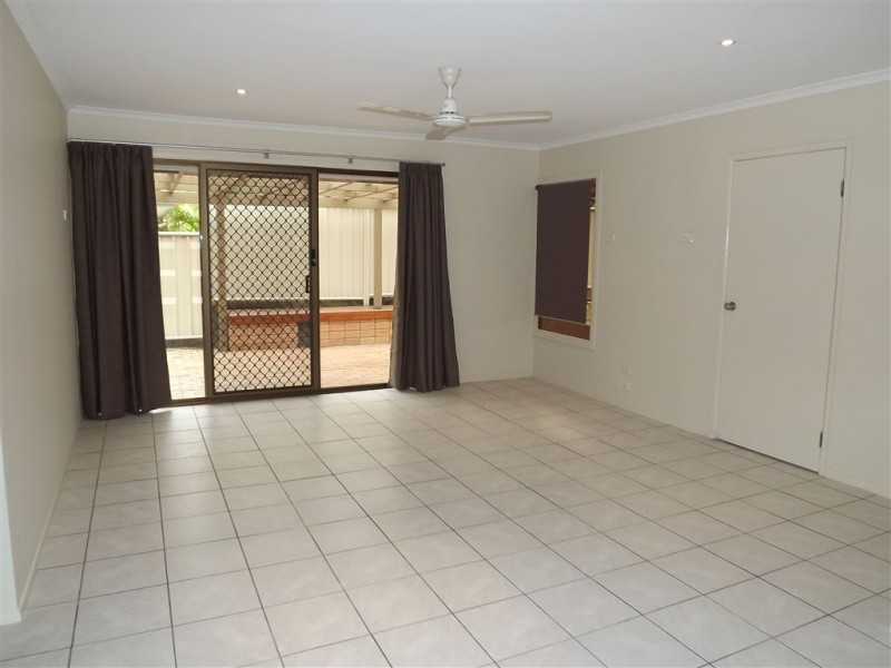 2 Holmes Court, Mount Warren Park QLD 4207