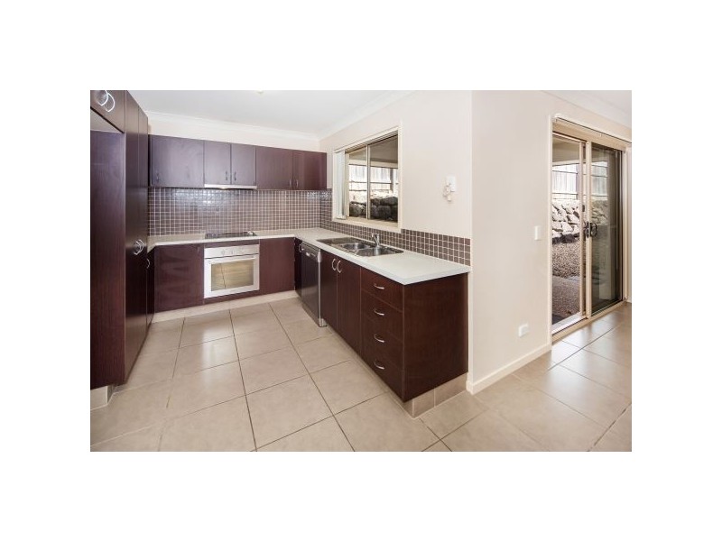 61 Woodlands Blvd, Waterford QLD 4133