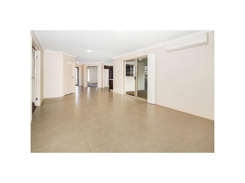 61 Woodlands Blvd, Waterford QLD 4133