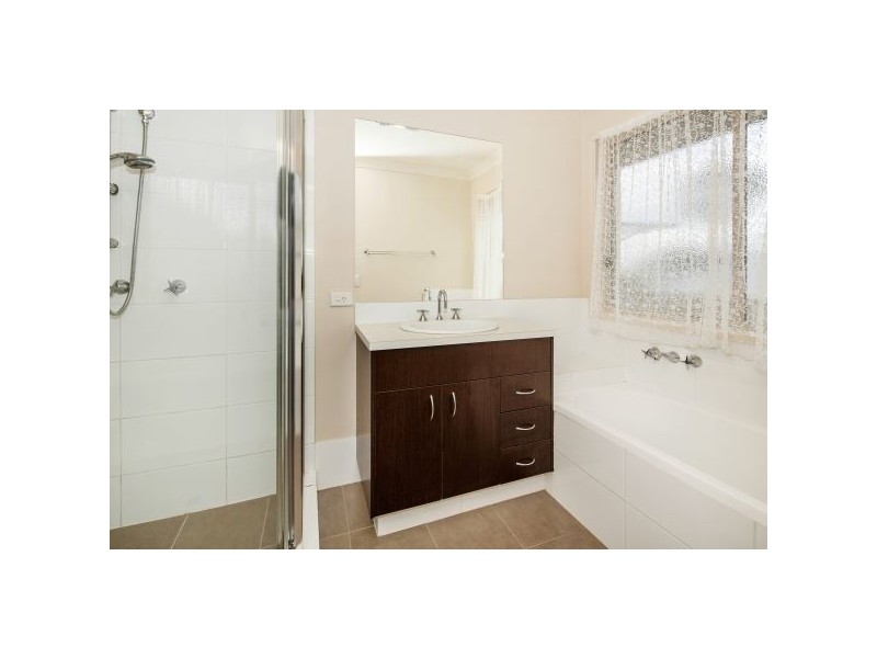 61 Woodlands Blvd, Waterford QLD 4133