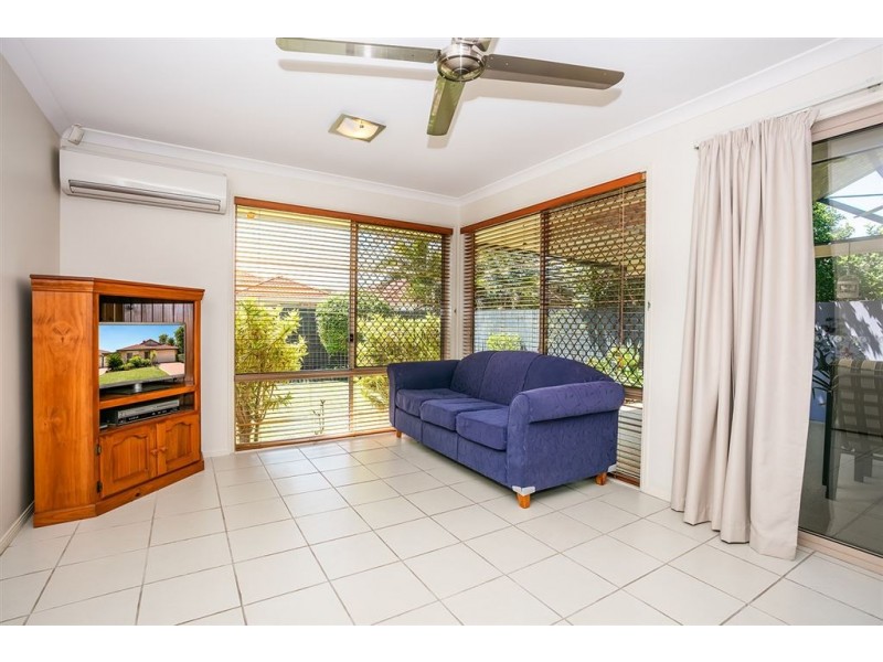 6 Ku-Ring-Gai Close, Loganholme QLD 4129