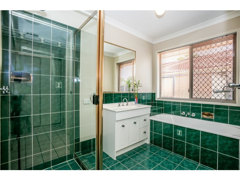 6 Ku-Ring-Gai Close, Loganholme QLD 4129