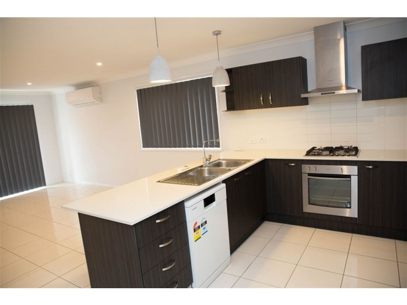 39 Sandover Circuit, Holmview QLD 4207