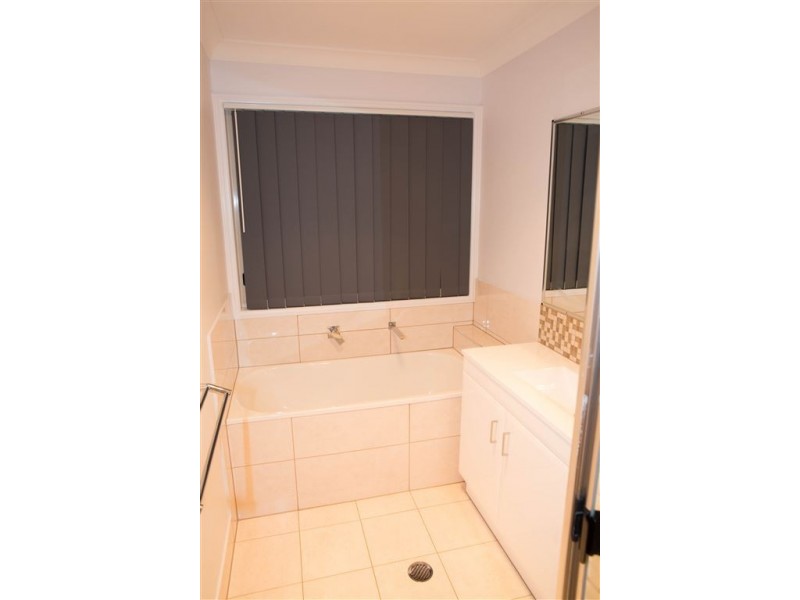 39 Sandover Circuit, Holmview QLD 4207