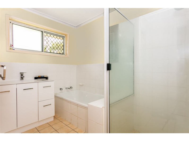 16 Farrow Street, Daisy Hill QLD 4127