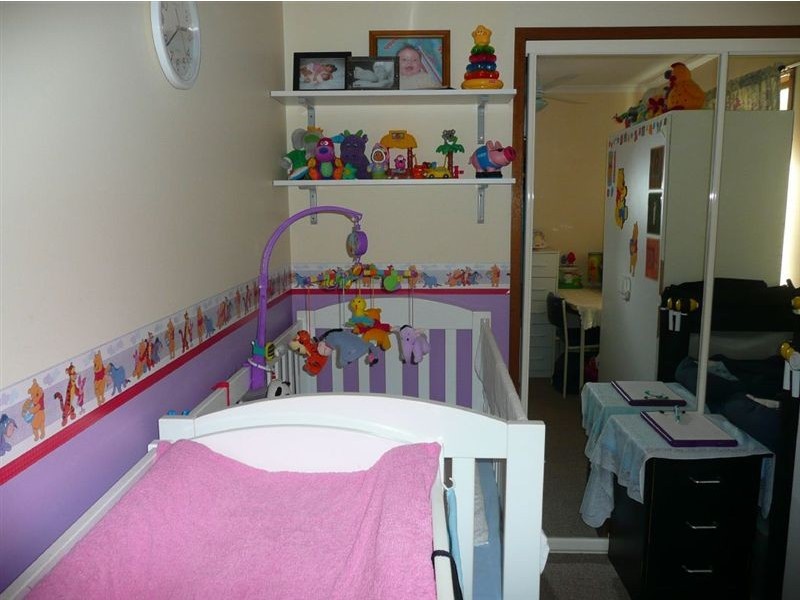 11 Glendevon Cres, Mount Warren Park QLD 4207