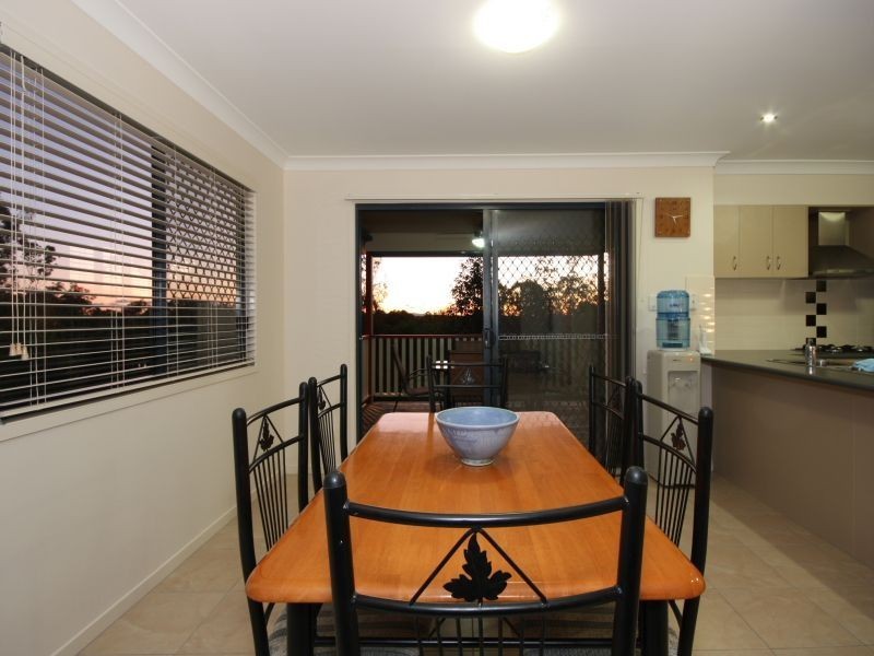 16 Yarraman Chase, Waterford QLD 4133