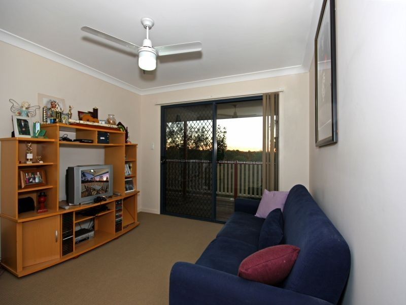 16 Yarraman Chase, Waterford QLD 4133