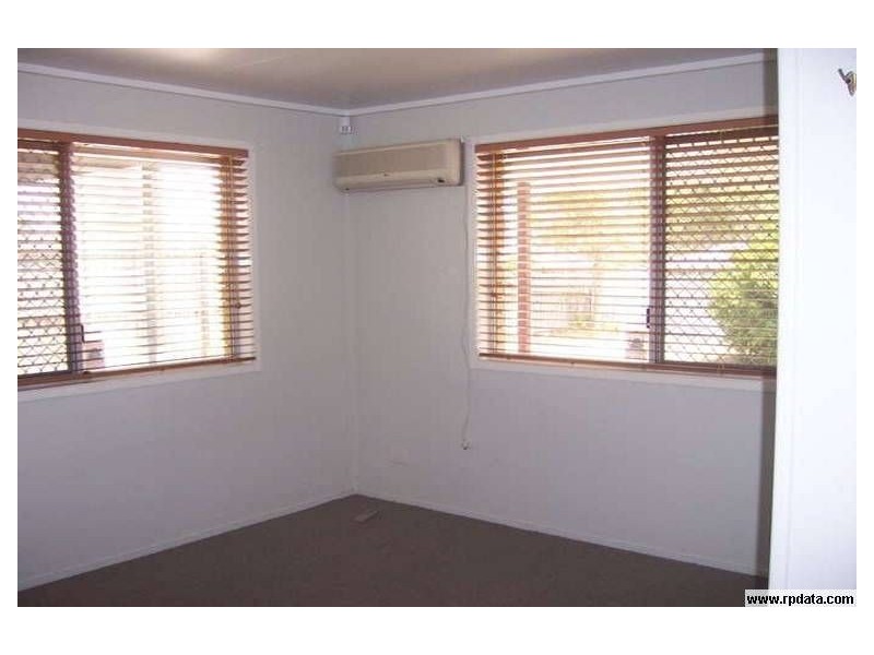 6 Roslyn Court, Eagleby QLD 4207