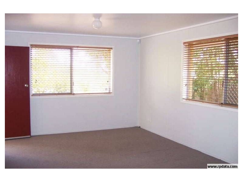 6 Roslyn Court, Eagleby QLD 4207