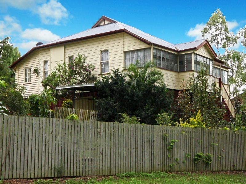 10 Ella Place, Windaroo QLD 4207