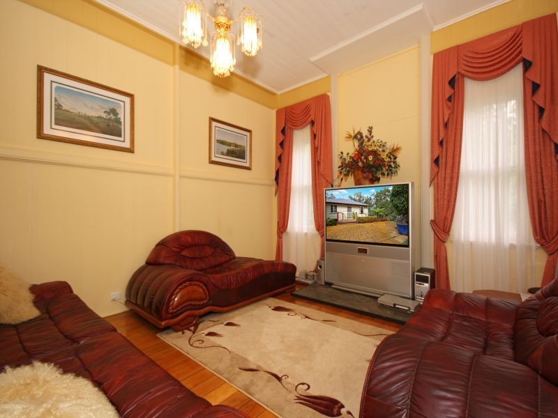 10 Ella Place, Windaroo QLD 4207