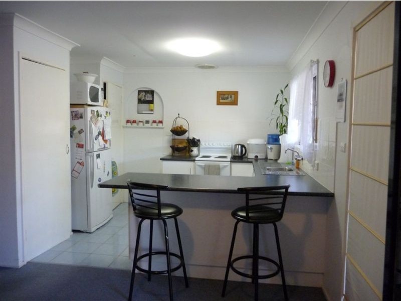 27 Glendevon Cres, Mount Warren Park QLD 4207