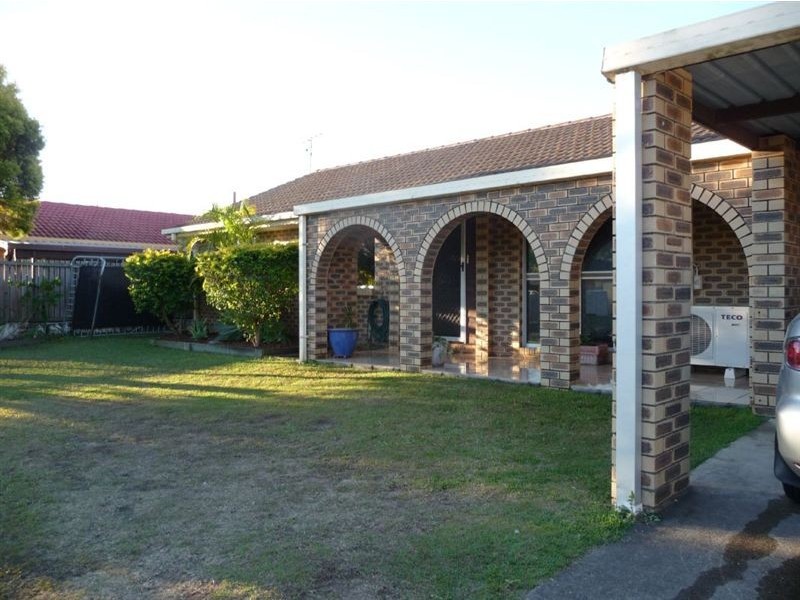 27 Glendevon Cres, Mount Warren Park QLD 4207