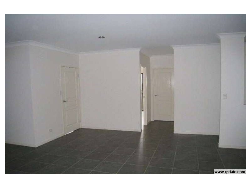 12 Benarkin Close, Waterford QLD 4133