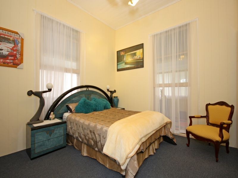10 Ella Place, Windaroo QLD 4207