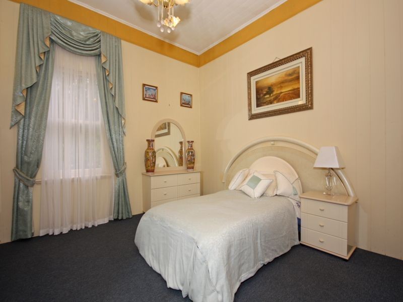 10 Ella Place, Windaroo QLD 4207