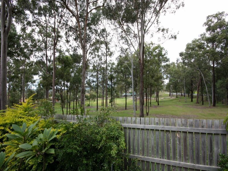 10 Ella Place, Windaroo QLD 4207