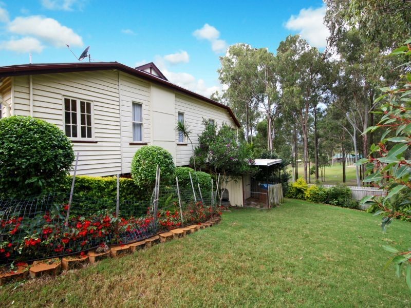 10 Ella Place, Windaroo QLD 4207