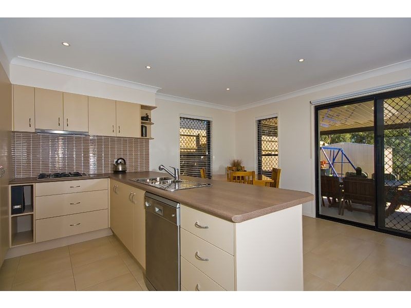 10 Tooloom Ct, Waterford QLD 4133