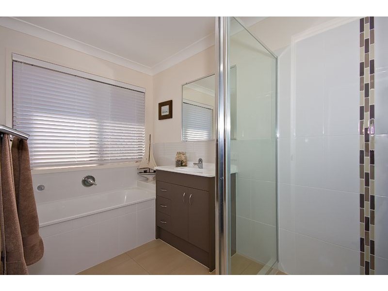 10 Tooloom Ct, Waterford QLD 4133