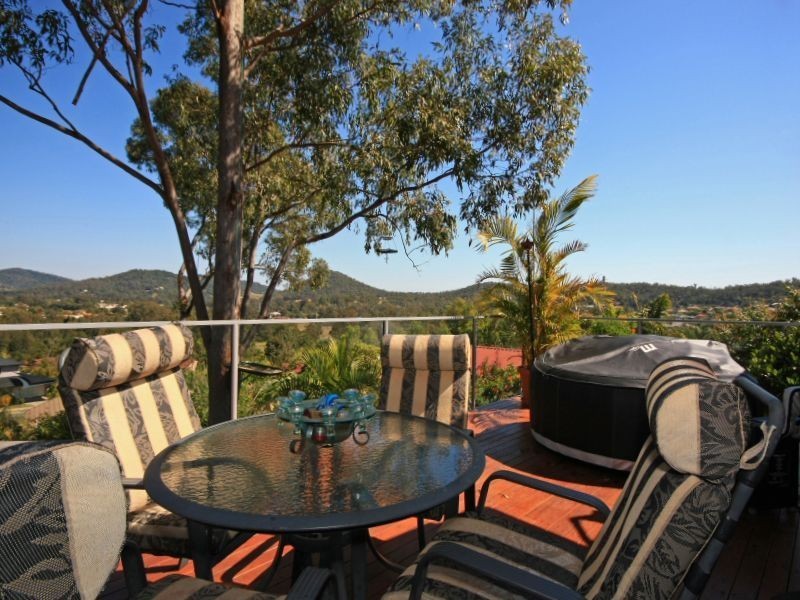 15 Lenna Ct, Mount Warren Park QLD 4207