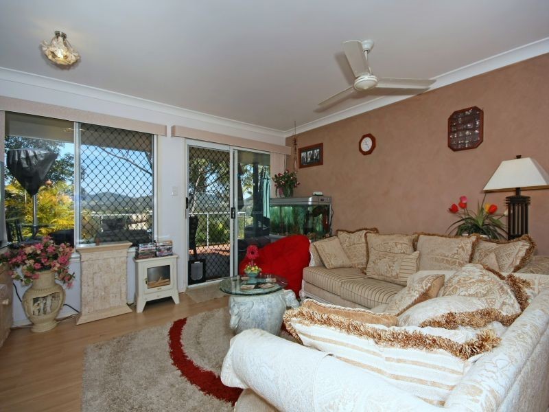 15 Lenna Ct, Mount Warren Park QLD 4207