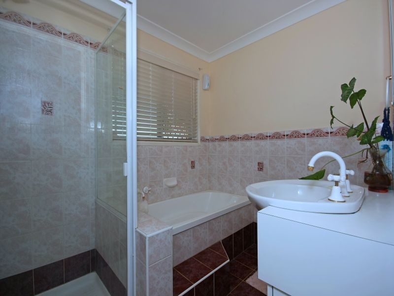 15 Lenna Ct, Mount Warren Park QLD 4207