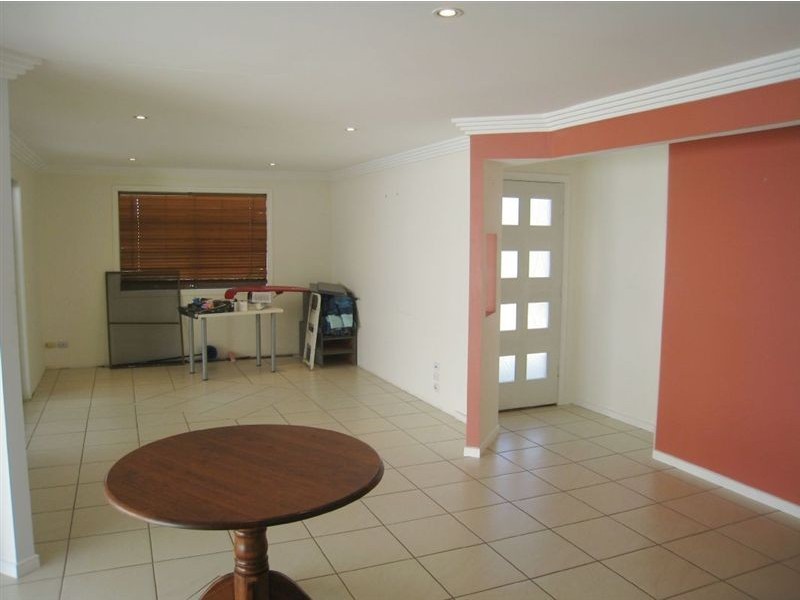 33 Robert Stanley Drive, Mount Warren Park QLD 4207