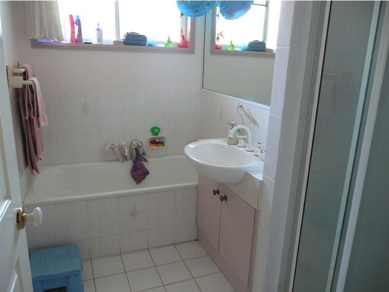 11 Natone Ct, Edens Landing QLD 4207