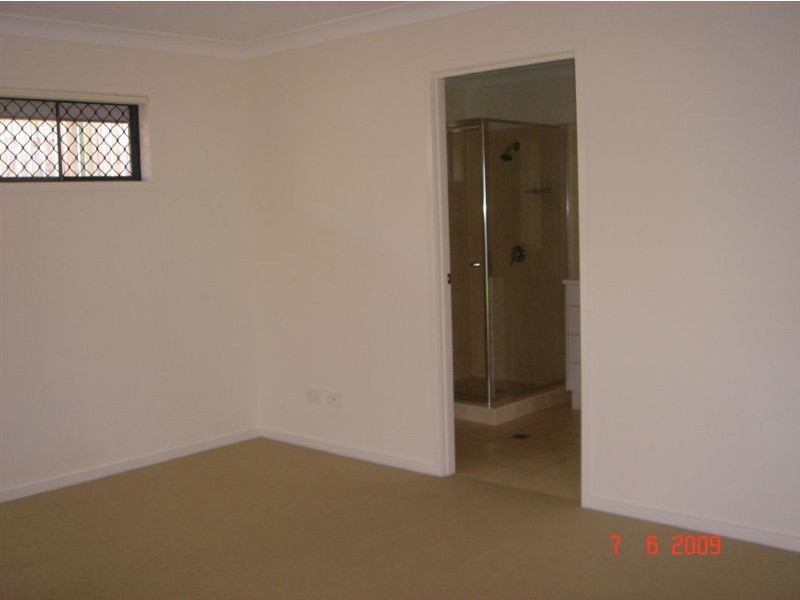 8 Hazelmere Crescent, Ormeau QLD 4208