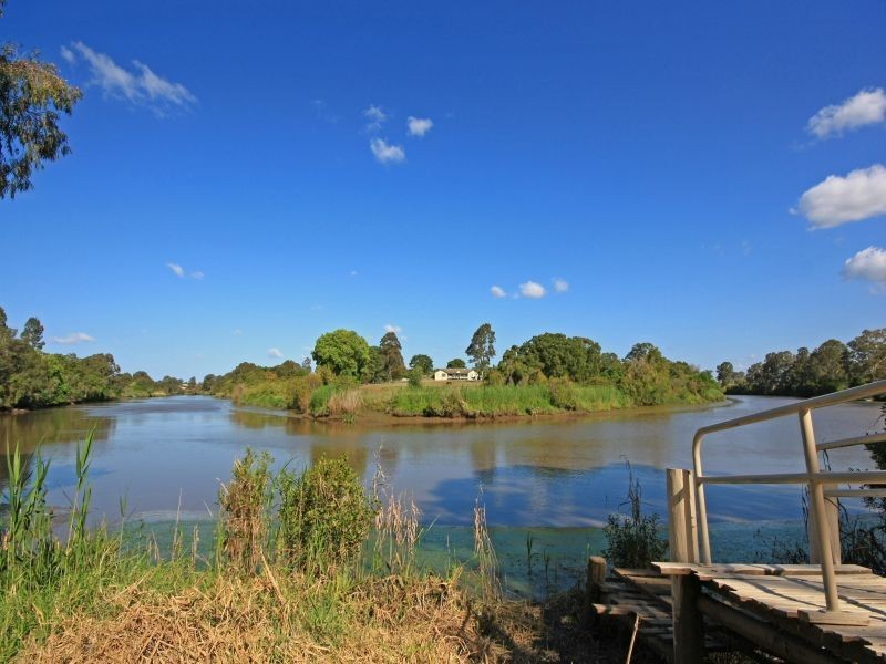 179-181 Loganlea Rd, Loganlea QLD 4131