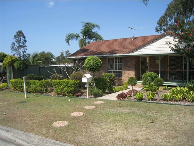 18 Tregana Cct, Edens Landing QLD 4207