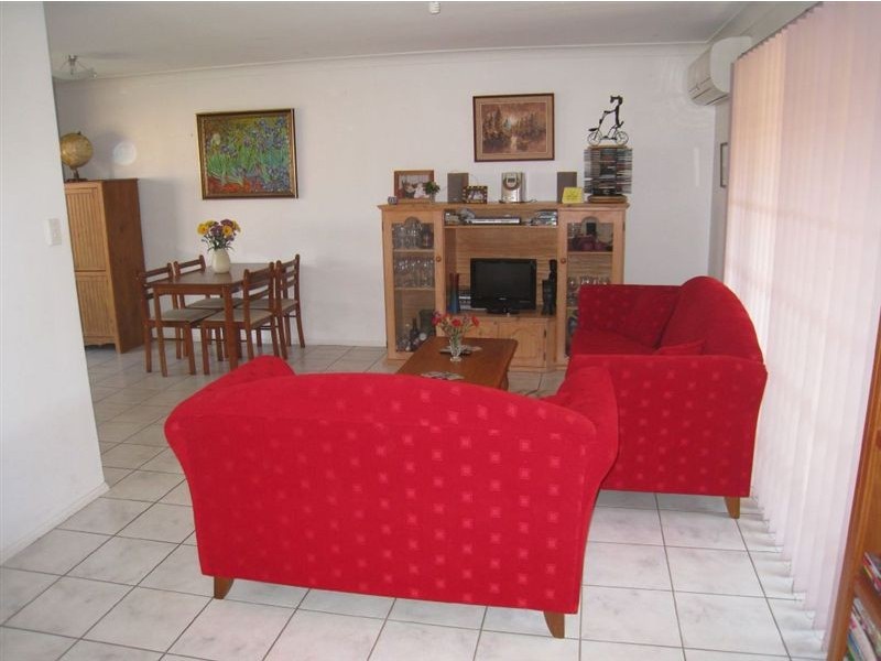 18 Tregana Cct, Edens Landing QLD 4207