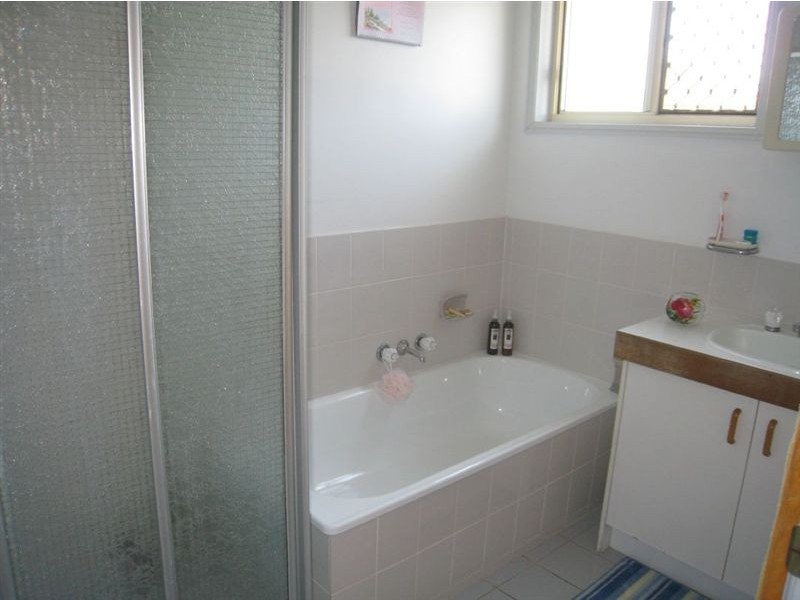 18 Tregana Cct, Edens Landing QLD 4207