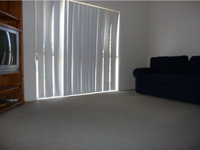 67 Grove Rd, Edens Landing QLD 4207