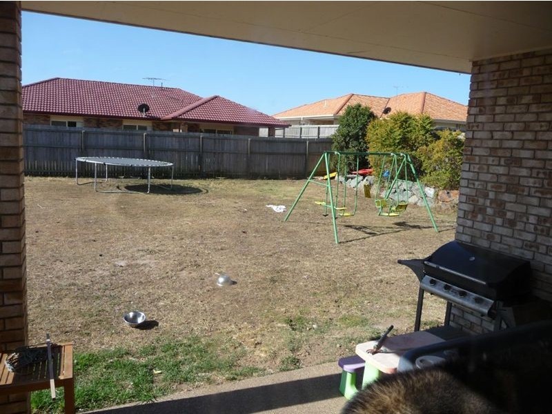 67 Grove Rd, Edens Landing QLD 4207