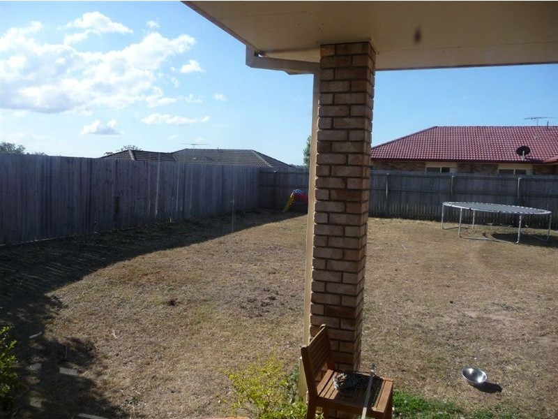 67 Grove Rd, Edens Landing QLD 4207
